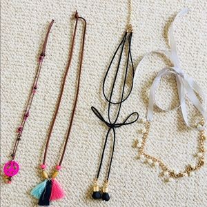 SET OF NECKLACES
